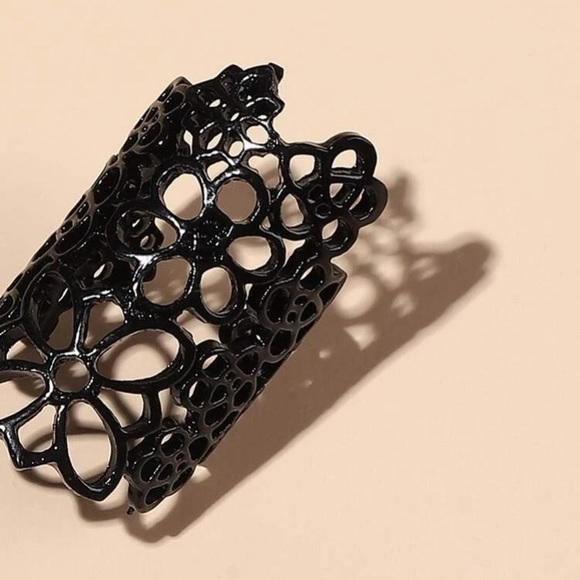 Hollow Out Cuff Ring Floral Adjustable Black Metal - Picture 5 of 7